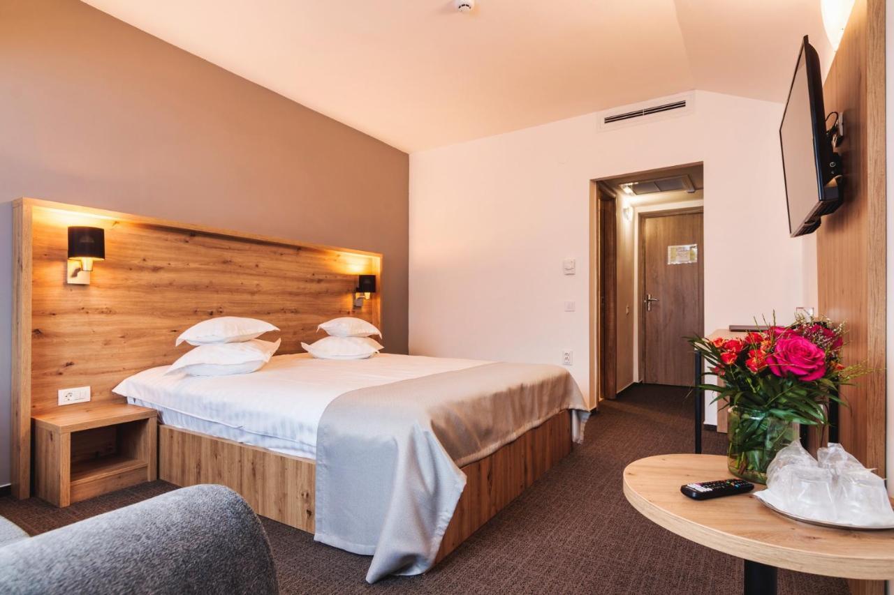 Hotel Domnitei Călimăneşti Kültér fotó