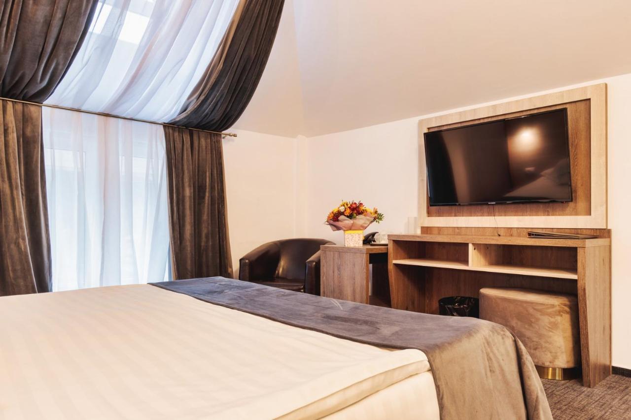 Hotel Domnitei Călimăneşti Kültér fotó