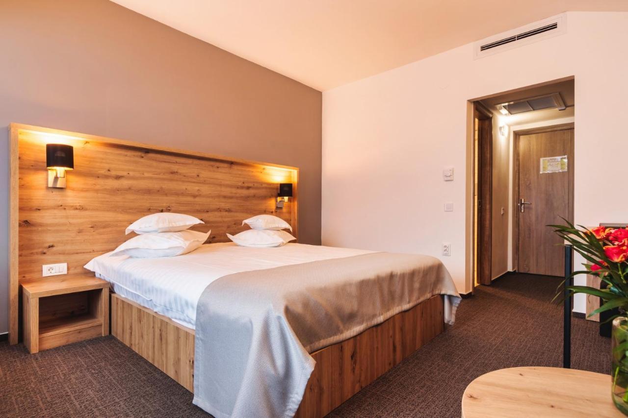 Hotel Domnitei Călimăneşti Kültér fotó