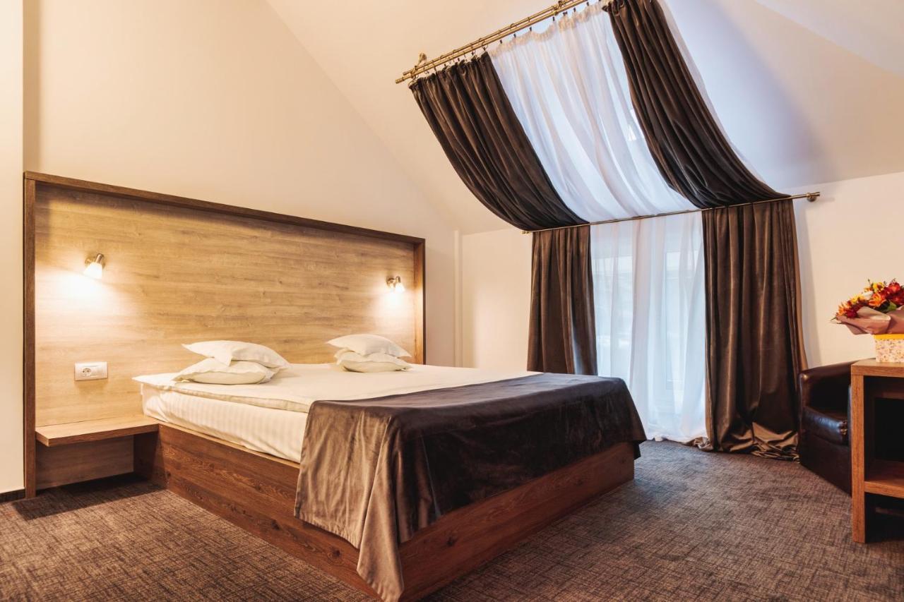 Hotel Domnitei Călimăneşti Kültér fotó