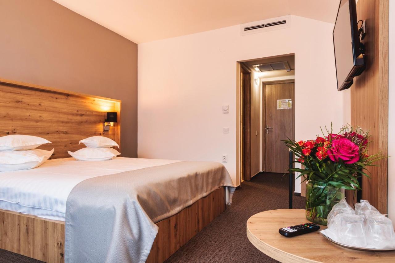 Hotel Domnitei Călimăneşti Kültér fotó